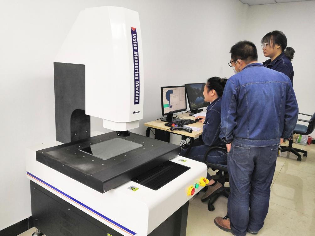 Gracias a la compañía de acero para comprar una máquina de medición de visión automática en voladizo de la serie MVA de MVA de Sinowon